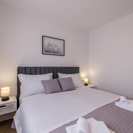 Adriatic Nest, Cozy And Modern Two Bedroom Apartment Kaštela Esterno foto